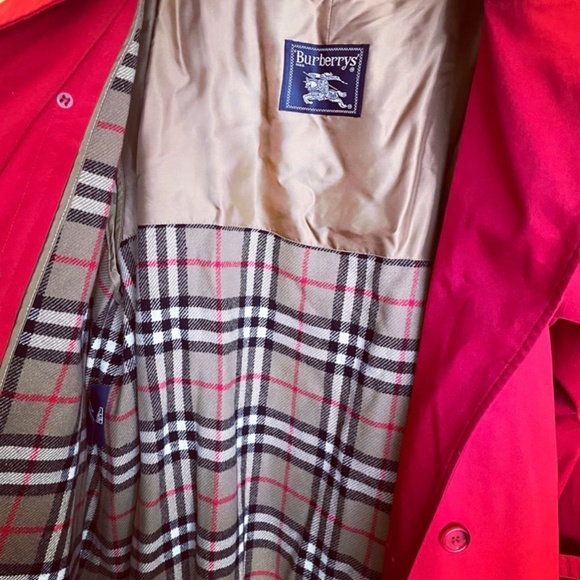 Burberry Trench in Beautiful Condition, Red Size US 8 / UK 10 - Picture 8 of 11